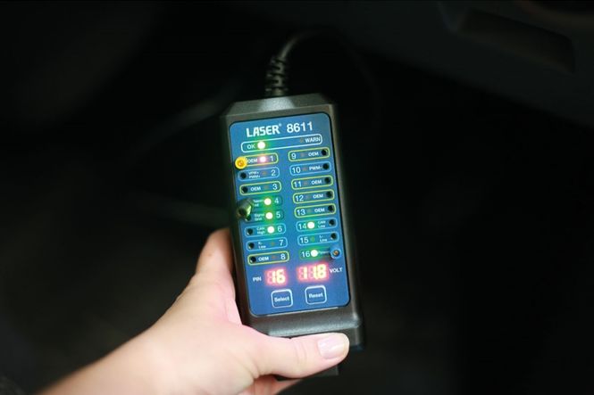 Hovedbilde OBD Breakout Box og signaldetektor 8611